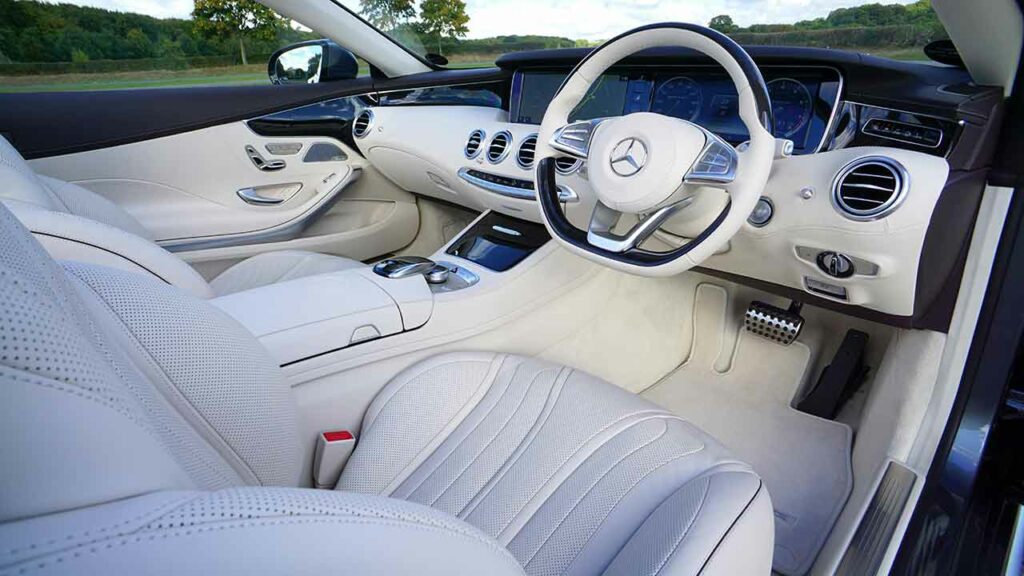 mercedes-interno